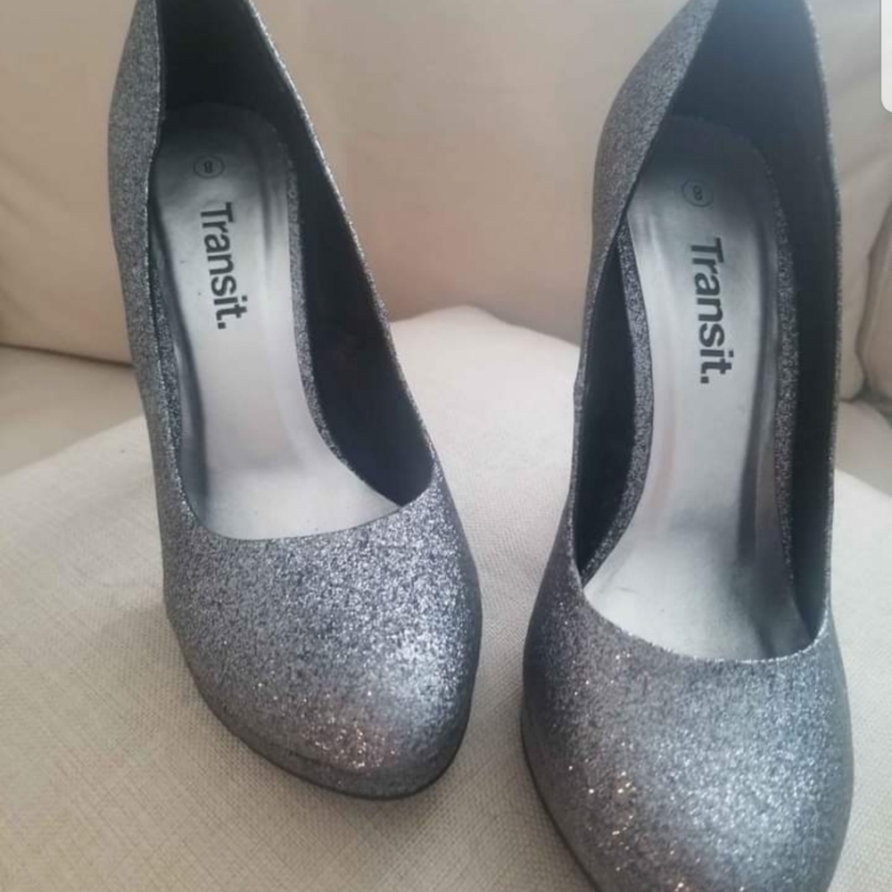 Shoes - Picture 5 of 6